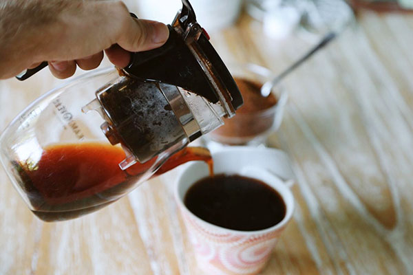 Заваривание чая настаиванием в чайнике (типоте) или френч-прессе