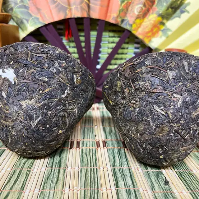 Sheng puerh Xiaguan Bao Yan Jin Cha (Flacăra Tibetană) — 2